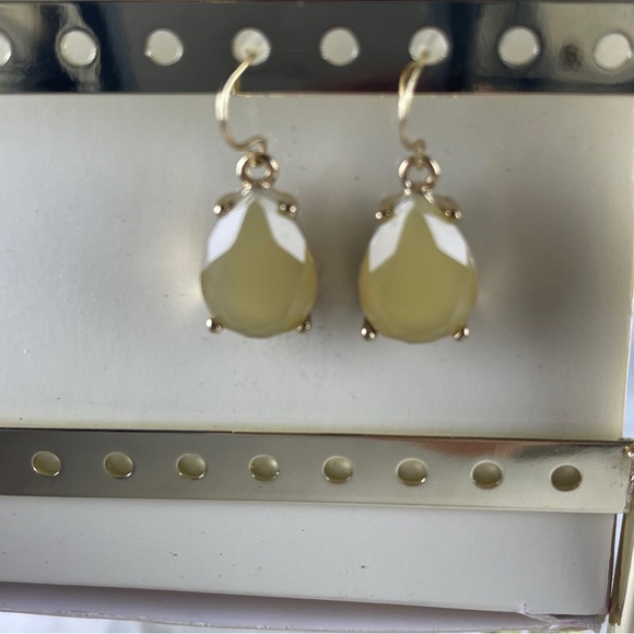 Elegant Stone and Gold Drop Earrings - Picture 2 of 10